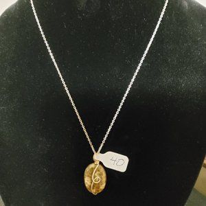 🇨🇦Artisan Wire wrapped gemstone pendant with a sterling silver chain